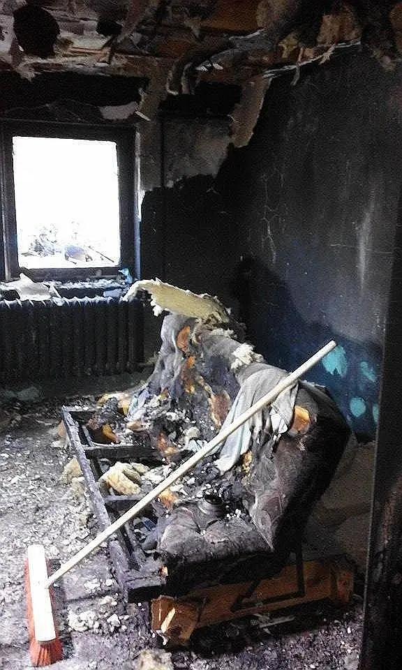 Pożar domu w Rakowicach - dwie osoby ranne