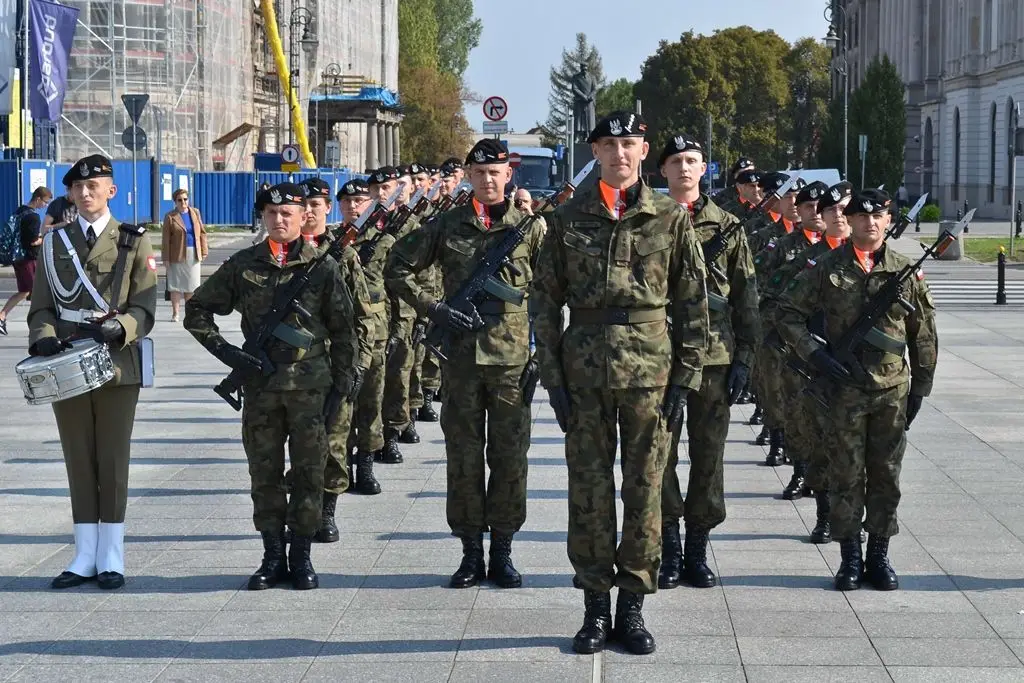 Dragoni przed Grobem Nieznanego Żołnierza