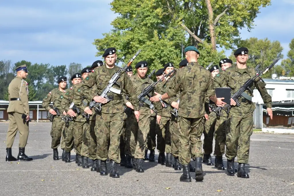 Dragoni przed Grobem Nieznanego Żołnierza