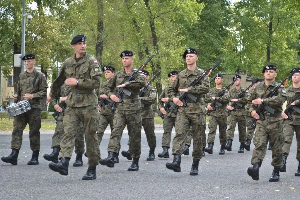 Dragoni przed Grobem Nieznanego Żołnierza