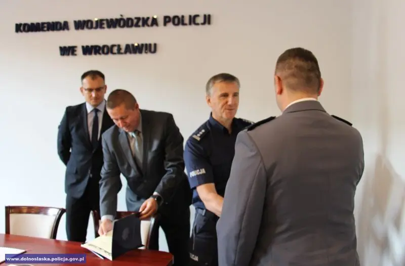 Policjanci uhonorowani za wyjaśnienie 2 podwójnych morderstw