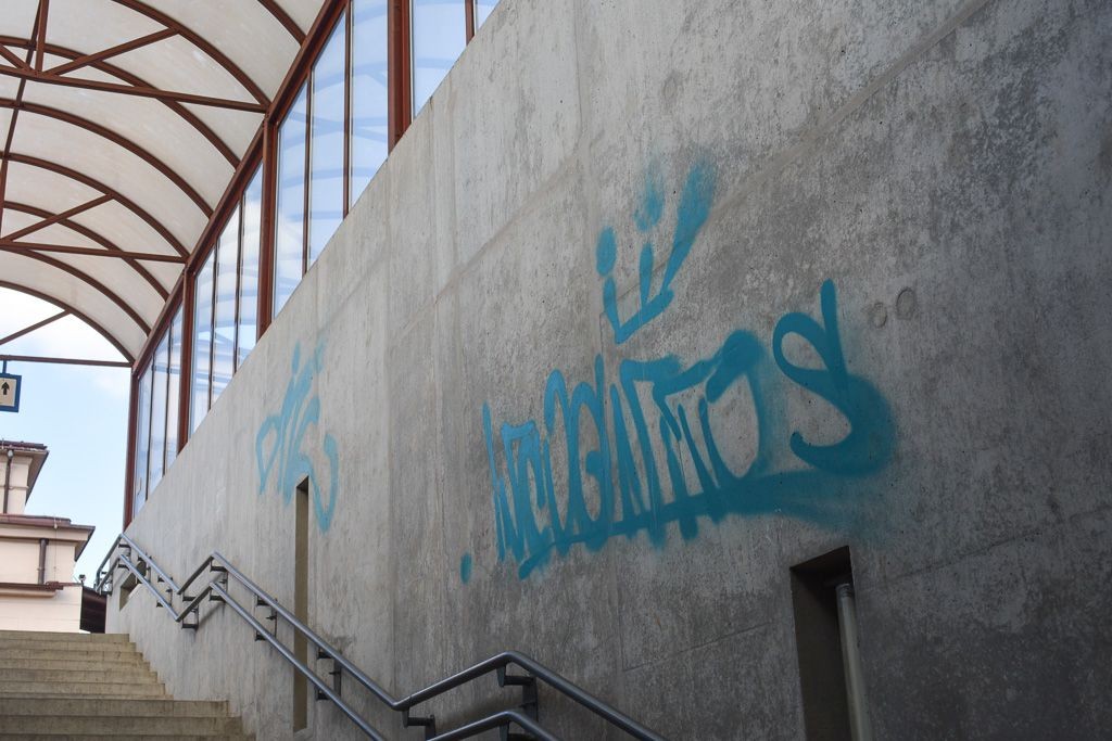 Akty wandalizmu na bolesławieckim dworcu PKP