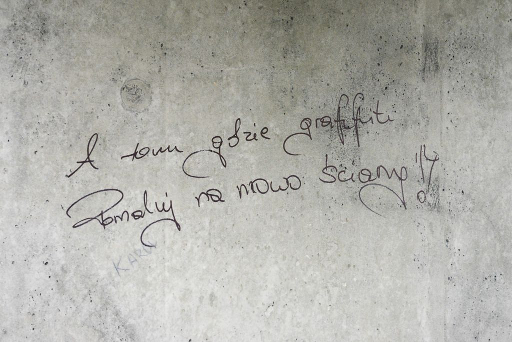 Akty wandalizmu na bolesławieckim dworcu PKP