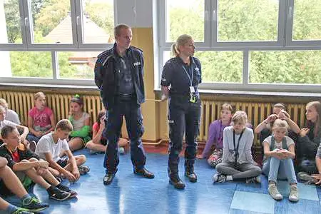 „Bezpieczna droga do szkoły”: spotkania z dziećmi i młodzieżą