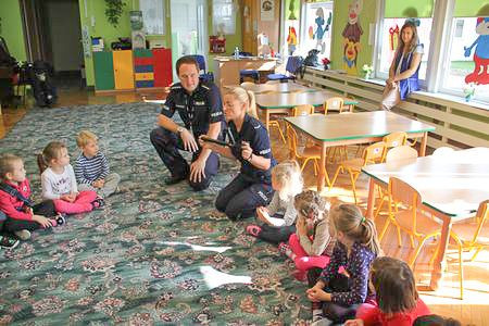 „Bezpieczna droga do szkoły”: spotkania z dziećmi i młodzieżą