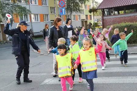 „Bezpieczna droga do szkoły”: spotkania z dziećmi i młodzieżą