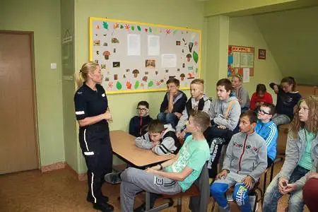 „Bezpieczna droga do szkoły”: spotkania z dziećmi i młodzieżą