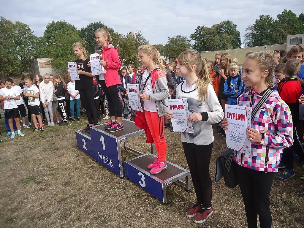 SP nr 4, GS nr 1, I LO i ZSE najlepsze