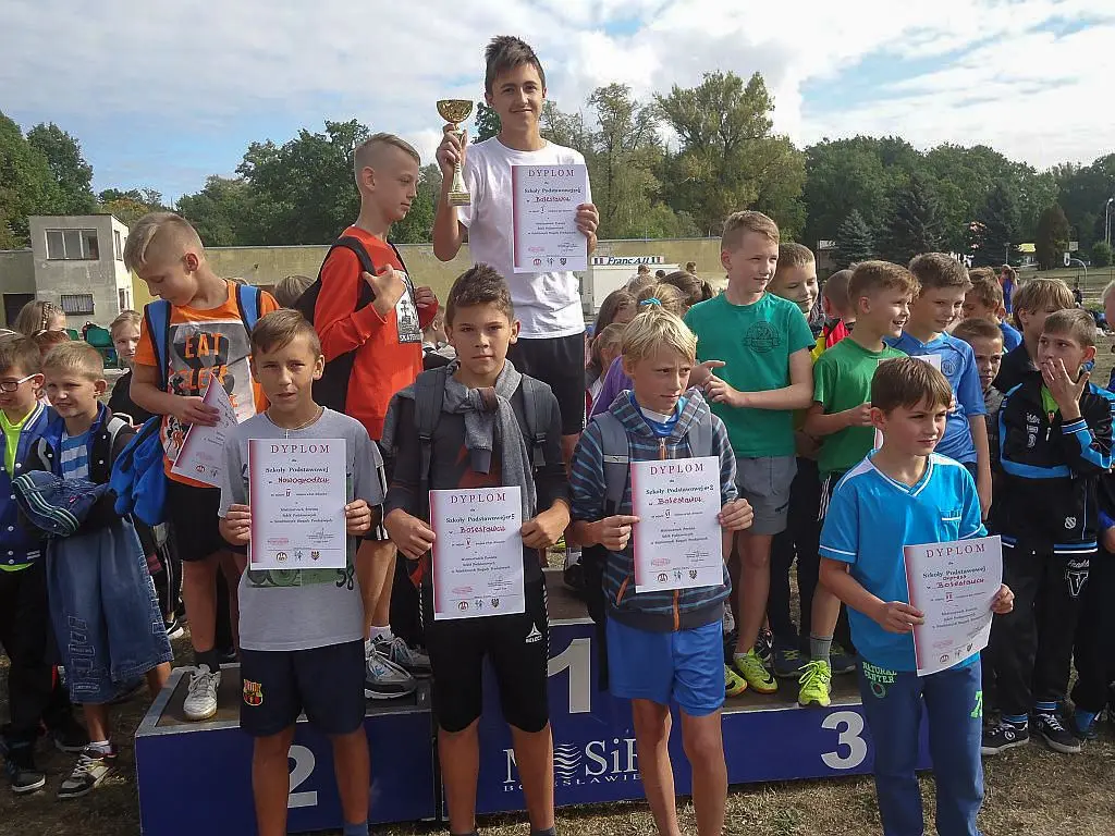 SP nr 4, GS nr 1, I LO i ZSE najlepsze