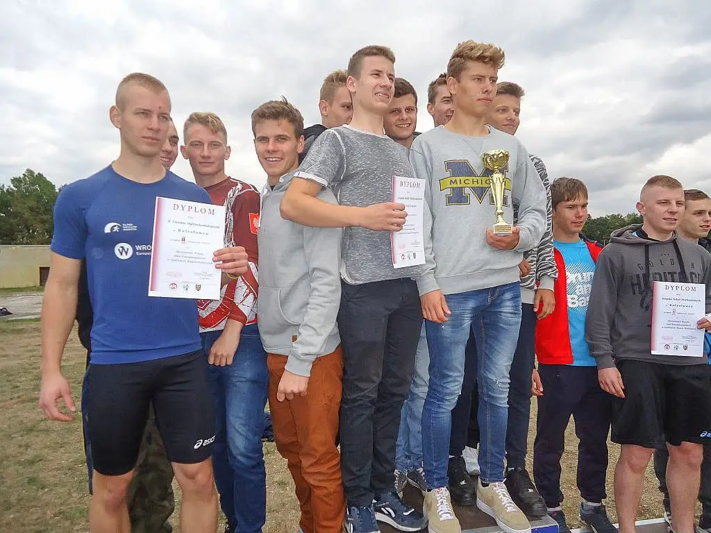 SP nr 4, GS nr 1, I LO i ZSE najlepsze
