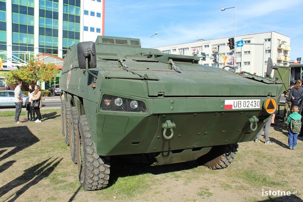 Sprzęt wojskowy Czarnej Dywizji przyciągnął tłumy