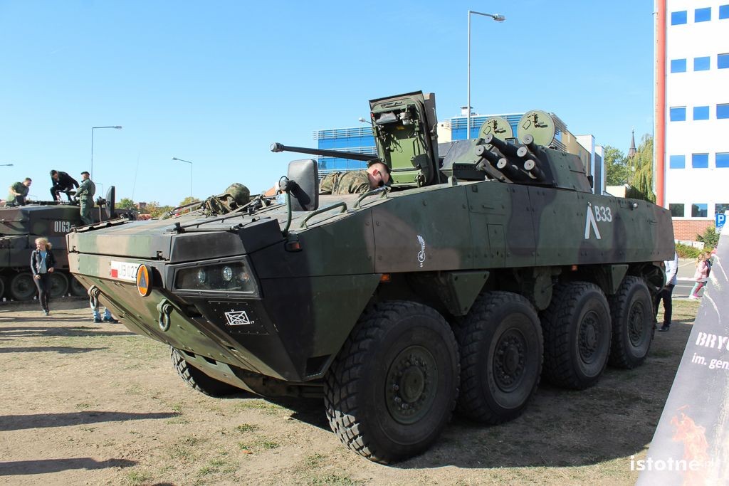 Sprzęt wojskowy Czarnej Dywizji przyciągnął tłumy