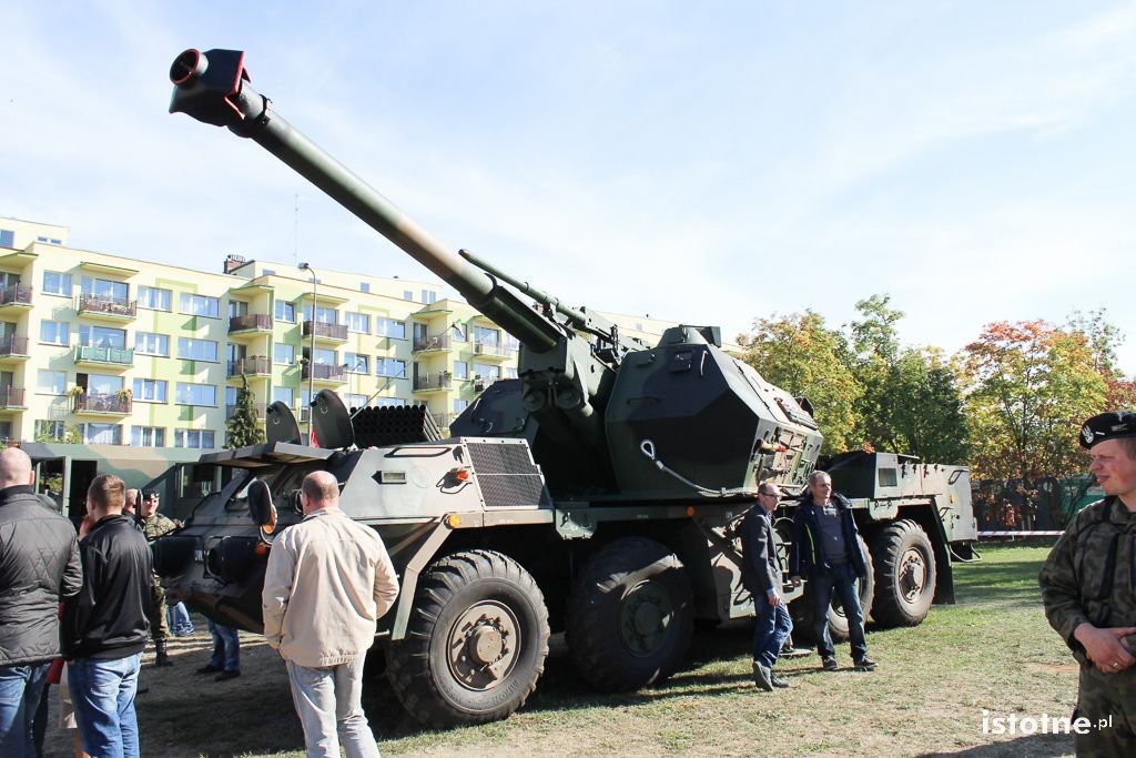 Sprzęt wojskowy Czarnej Dywizji przyciągnął tłumy