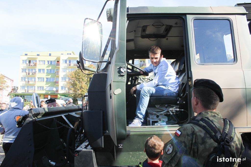 Sprzęt wojskowy Czarnej Dywizji przyciągnął tłumy