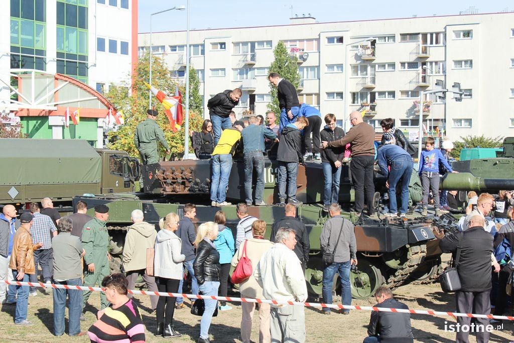Sprzęt wojskowy Czarnej Dywizji przyciągnął tłumy