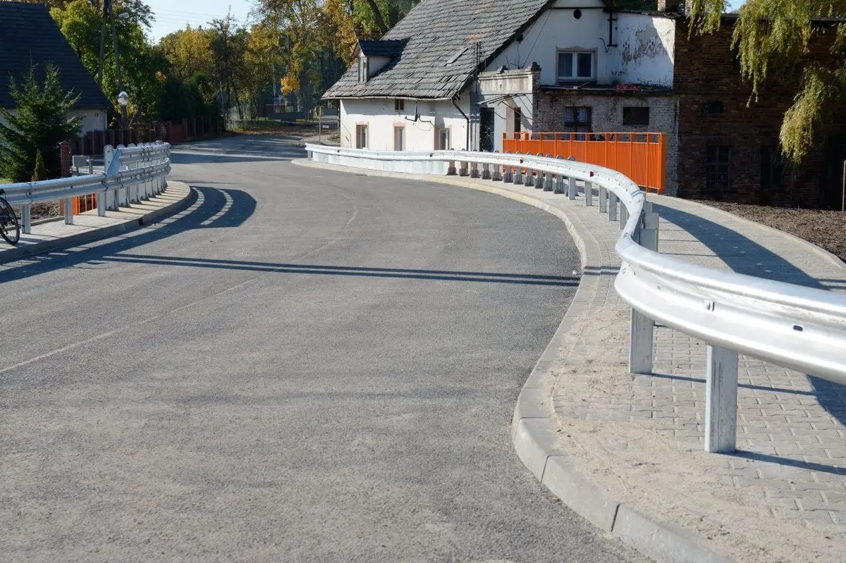 Zakończenie budowy mostu w Parowej (gmina Osiecznica)