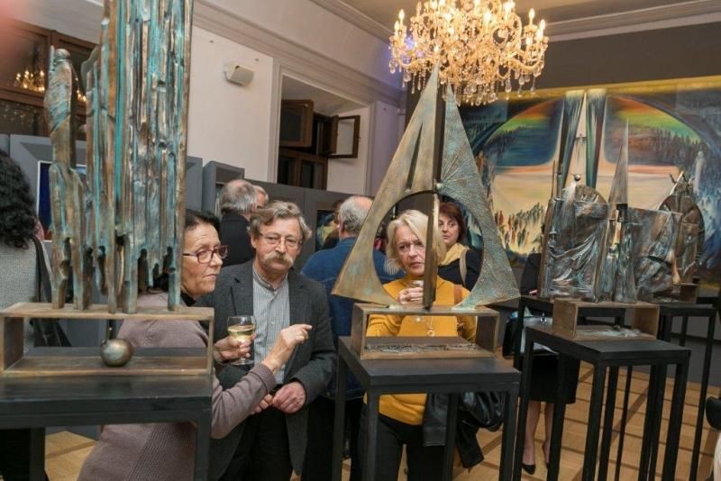 Wystawa obrazów, rzeźb i rysunków profesora Czesława Dźwigaja