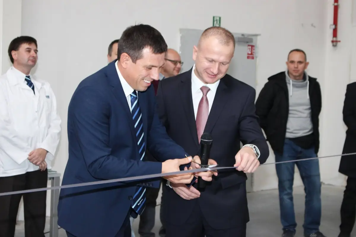 Nowa hala produkcyjna Faurecii otwarta