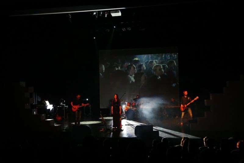 Pink Floyd w świetle księżyca w sali Forum BOK-MCC