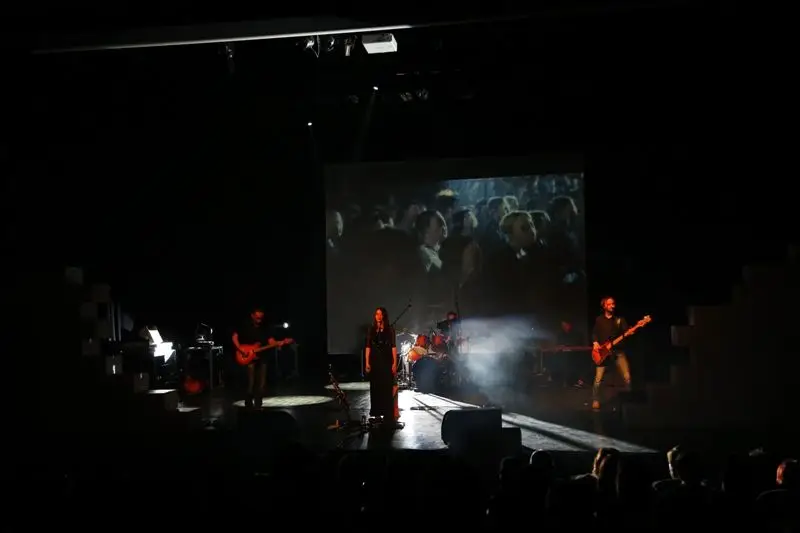 Pink Floyd w świetle księżyca w sali Forum BOK-MCC