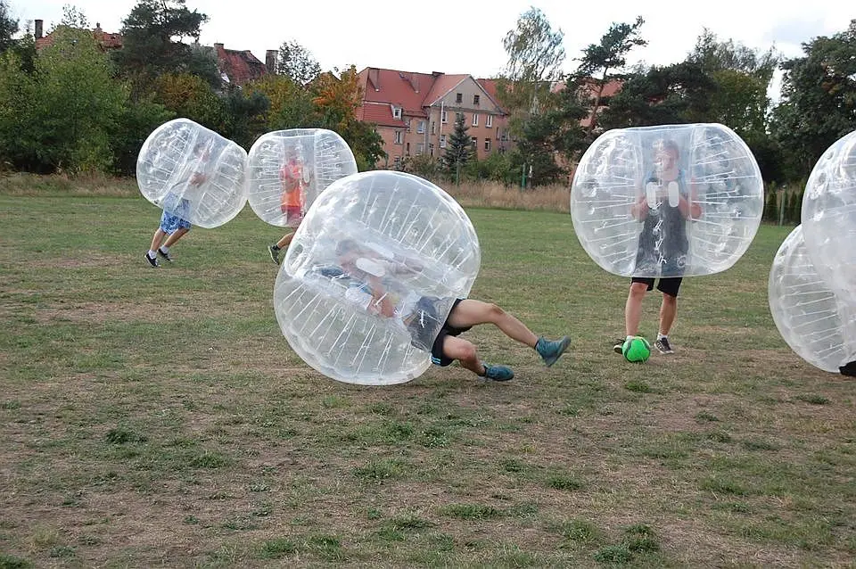 Najlepsza zabawa jesienią i zimą tylko z Bubble Football