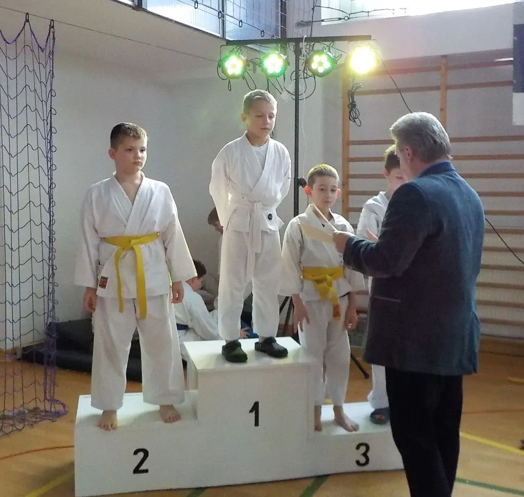 Karatecy TOP z 9 medalami Mikołajkowego Turnieju Karate