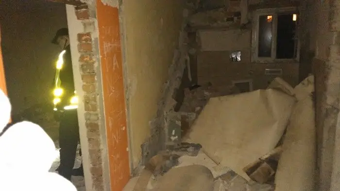 Bezdomny mężczyzna w pustostanie przy Mickiewicza