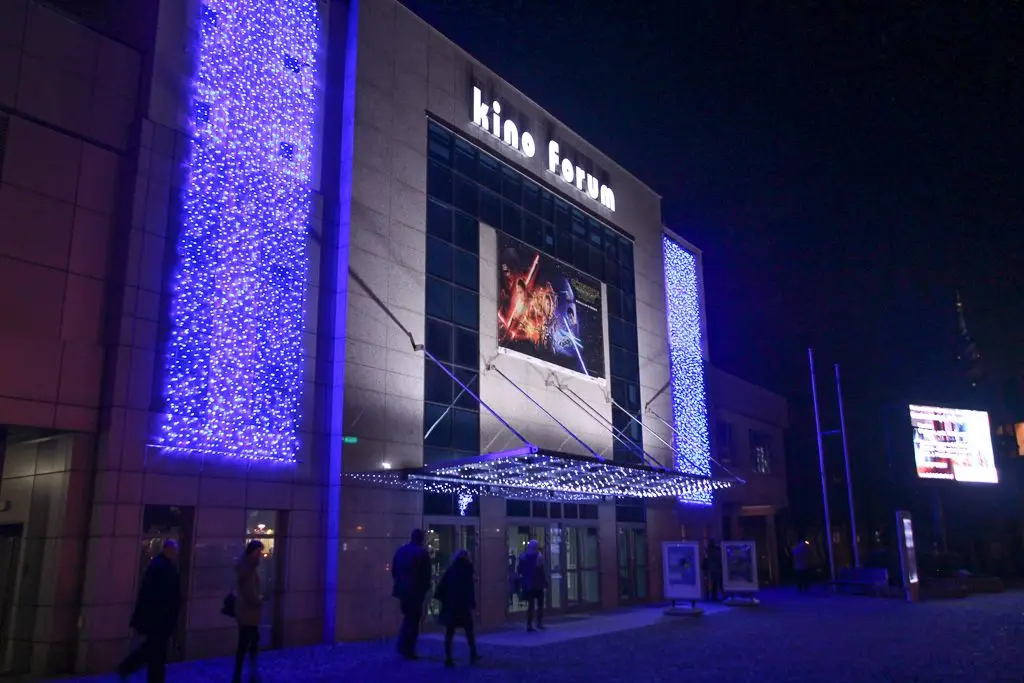Oświetlenie świąteczne kina Forum BOK-MCC