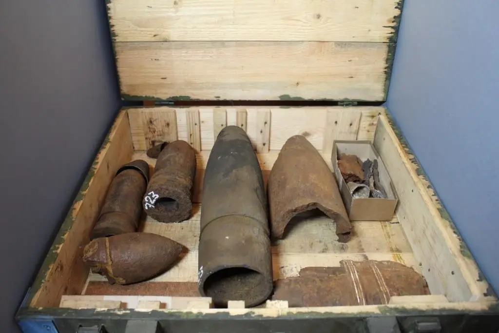 Korpusy pocisków, przekazanie pistoletu i rysunek techniczny pistolet P.08 -