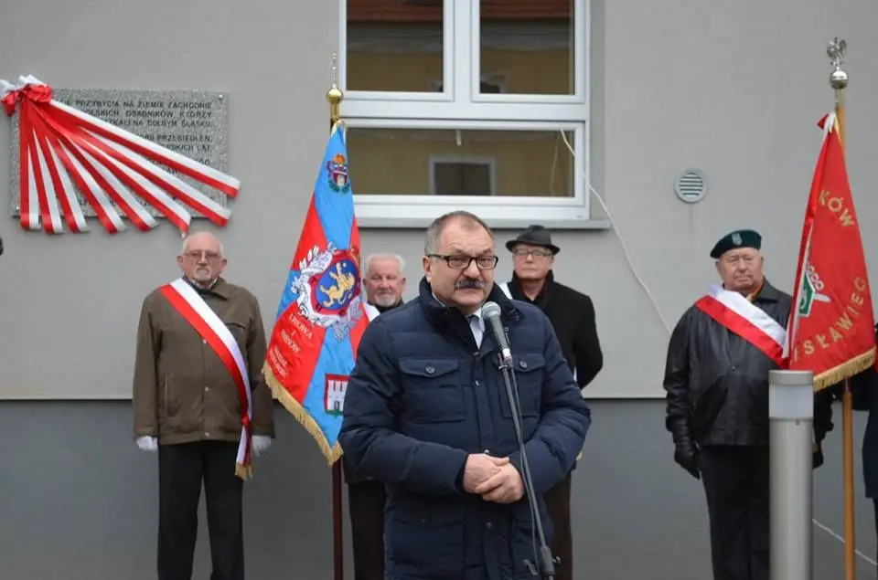 Uroczystość odsłonięcia tablicy pamiątkowej
