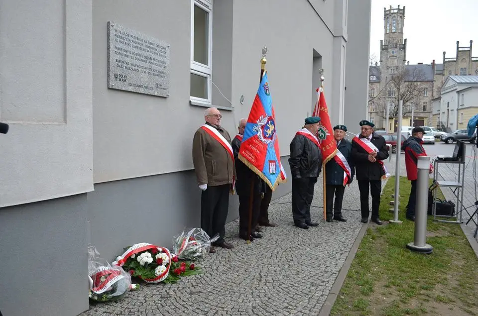 Uroczystość odsłonięcia tablicy pamiątkowej