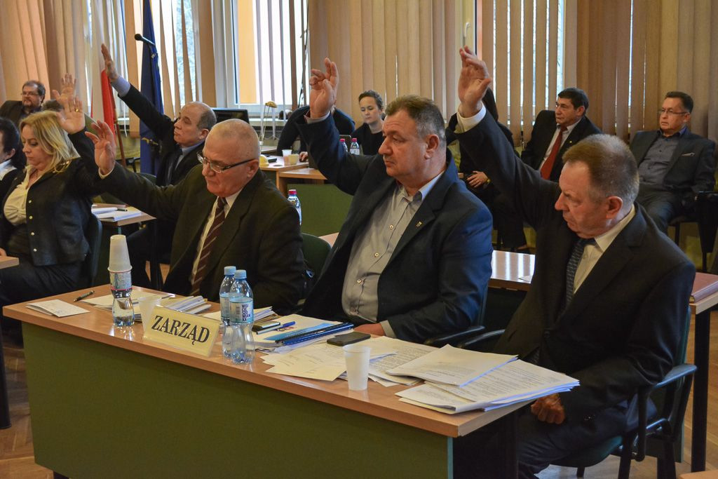 Burzliwa sesja budżetowa