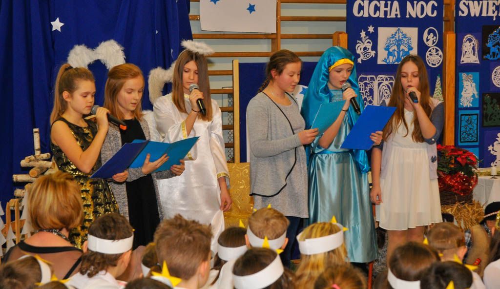 Przy śpiewie kolęd, w nastroju świątecznych przemyśleń…