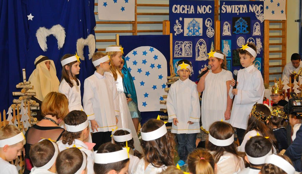 Przy śpiewie kolęd, w nastroju świątecznych przemyśleń…