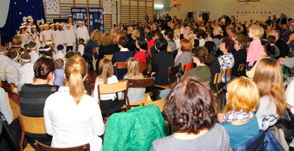 Przy śpiewie kolęd, w nastroju świątecznych przemyśleń…