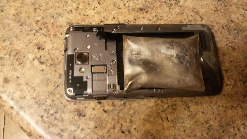 Telefon niemal nie wybuchł dziecku w ręce