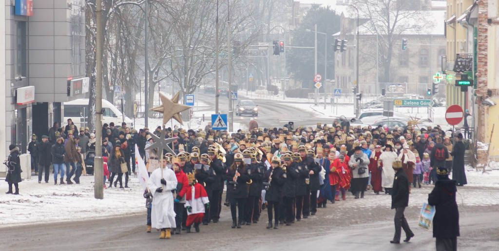 Orszak Trzech Króli przeszedł ulicami Bolesławca