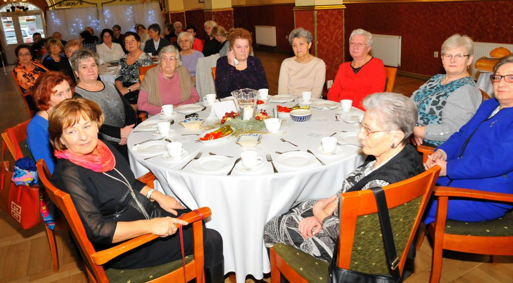 Pachnie na stole świeży chleb…