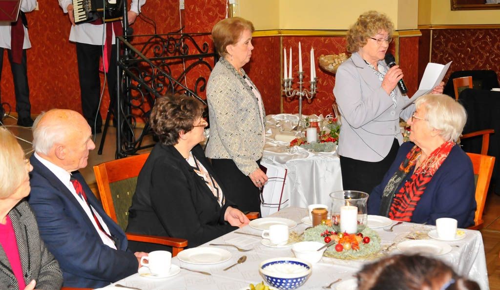 Pachnie na stole świeży chleb…