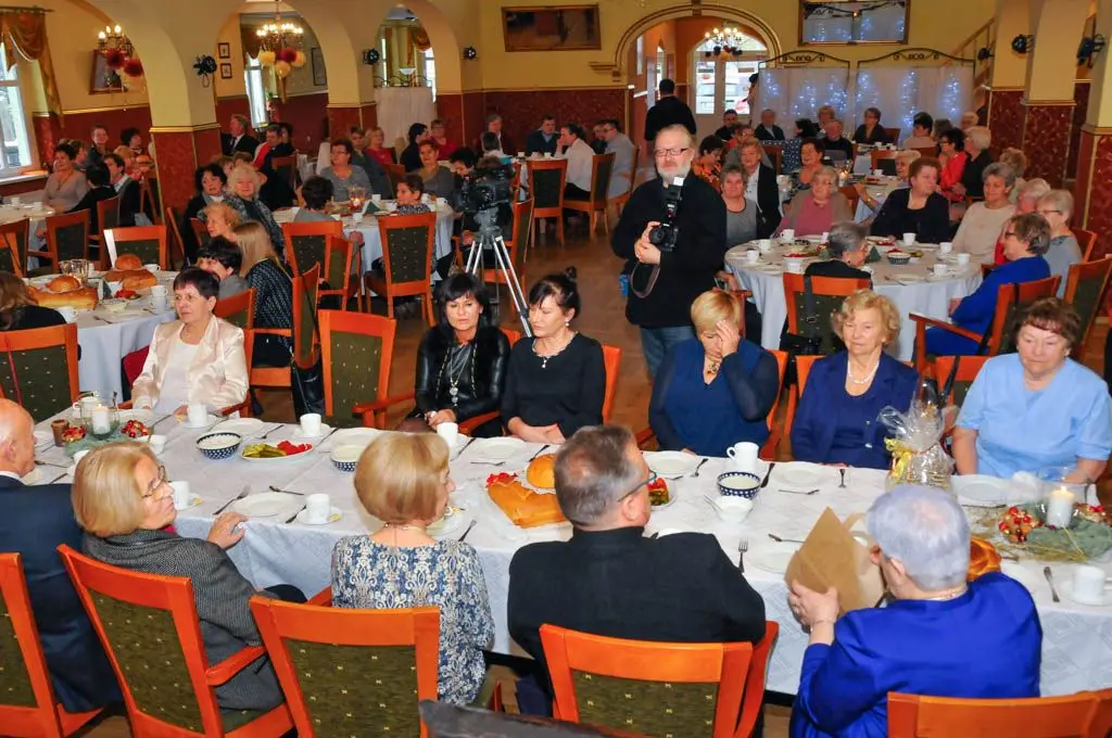 Pachnie na stole świeży chleb…