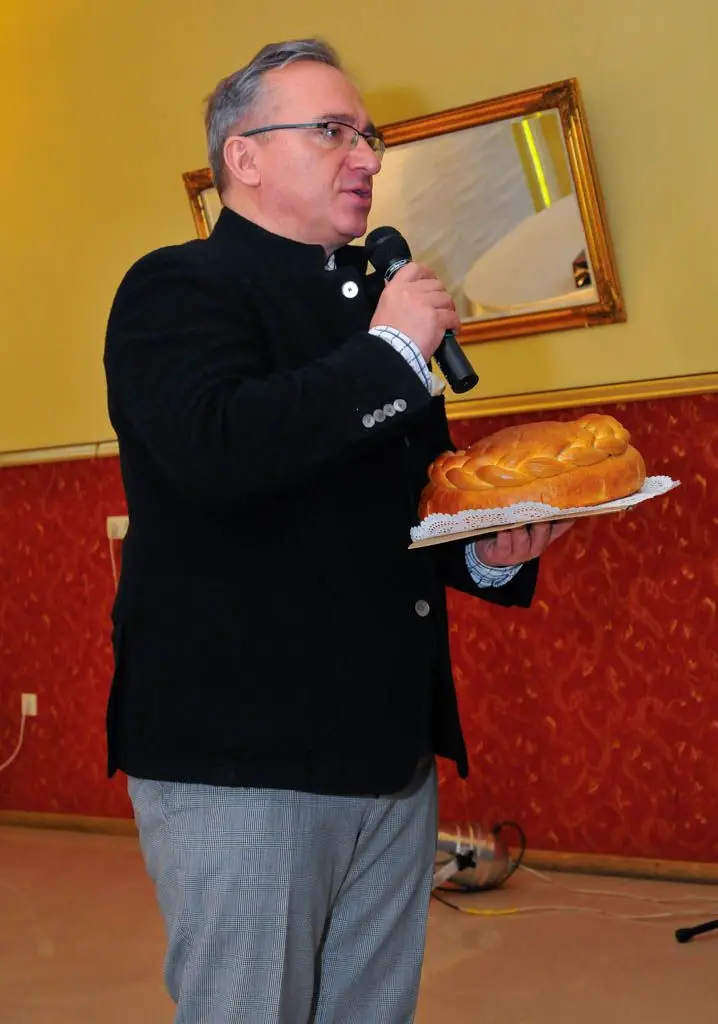 Pachnie na stole świeży chleb…