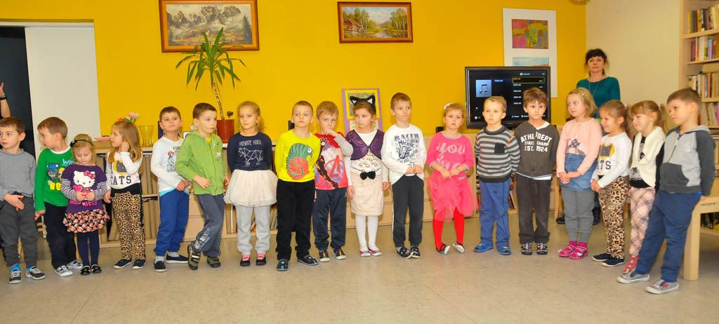 Laurki, życzenia i dziecięcy uśmiech w Domu Seniora