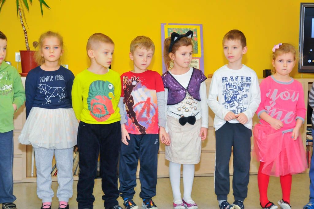 Laurki, życzenia i dziecięcy uśmiech w Domu Seniora