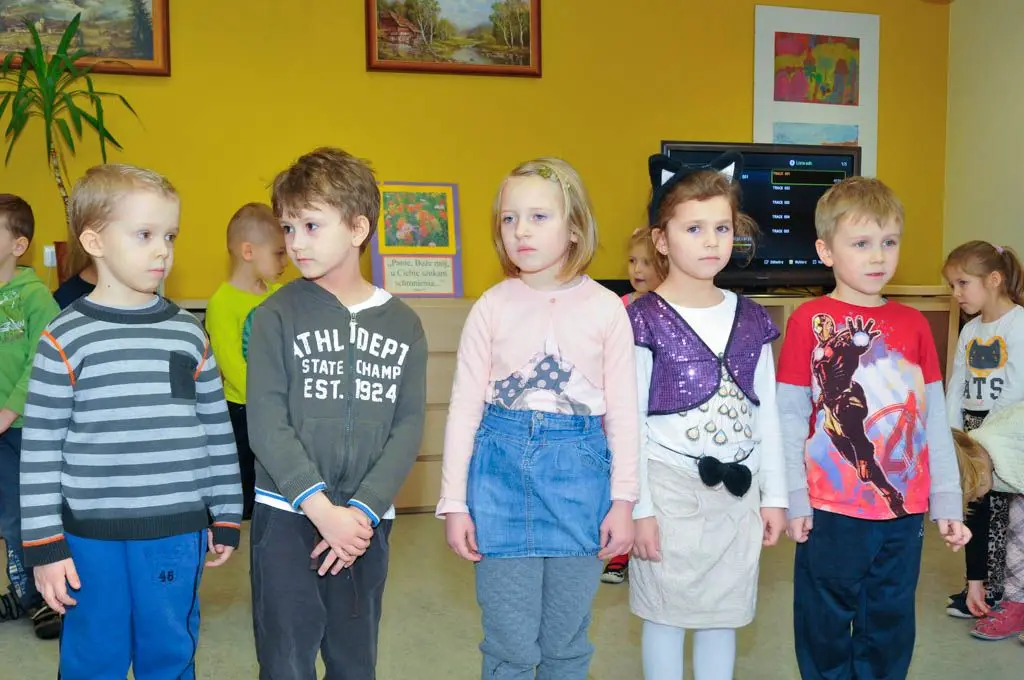 Laurki, życzenia i dziecięcy uśmiech w Domu Seniora
