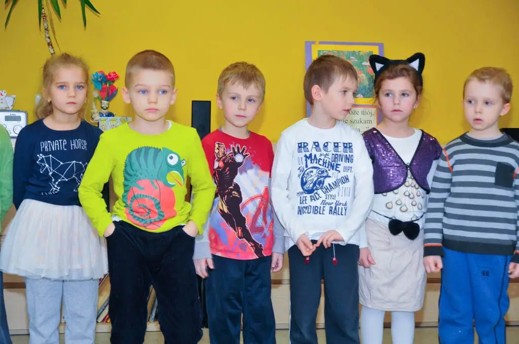 Laurki, życzenia i dziecięcy uśmiech w Domu Seniora