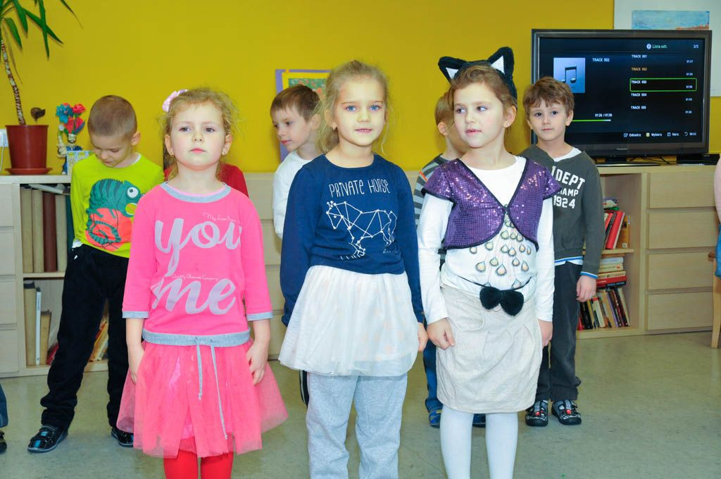 Laurki, życzenia i dziecięcy uśmiech w Domu Seniora