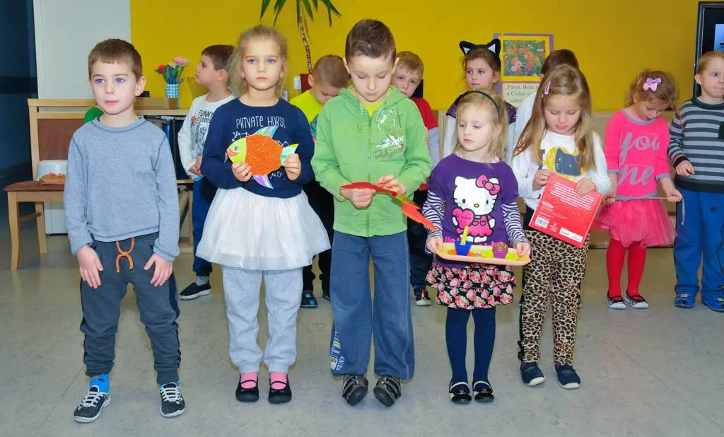 Laurki, życzenia i dziecięcy uśmiech w Domu Seniora