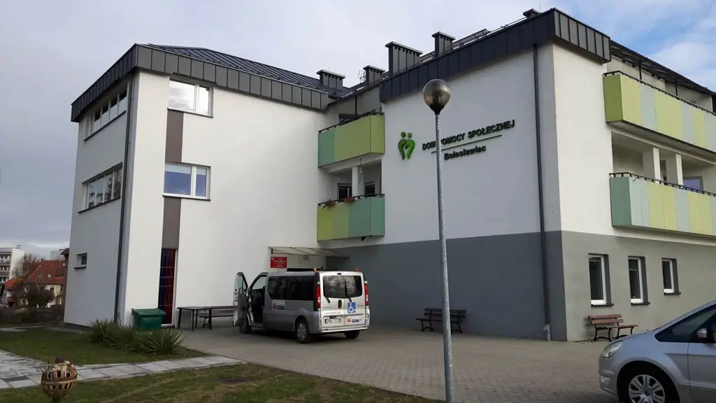 Laurki, życzenia i dziecięcy uśmiech w Domu Seniora