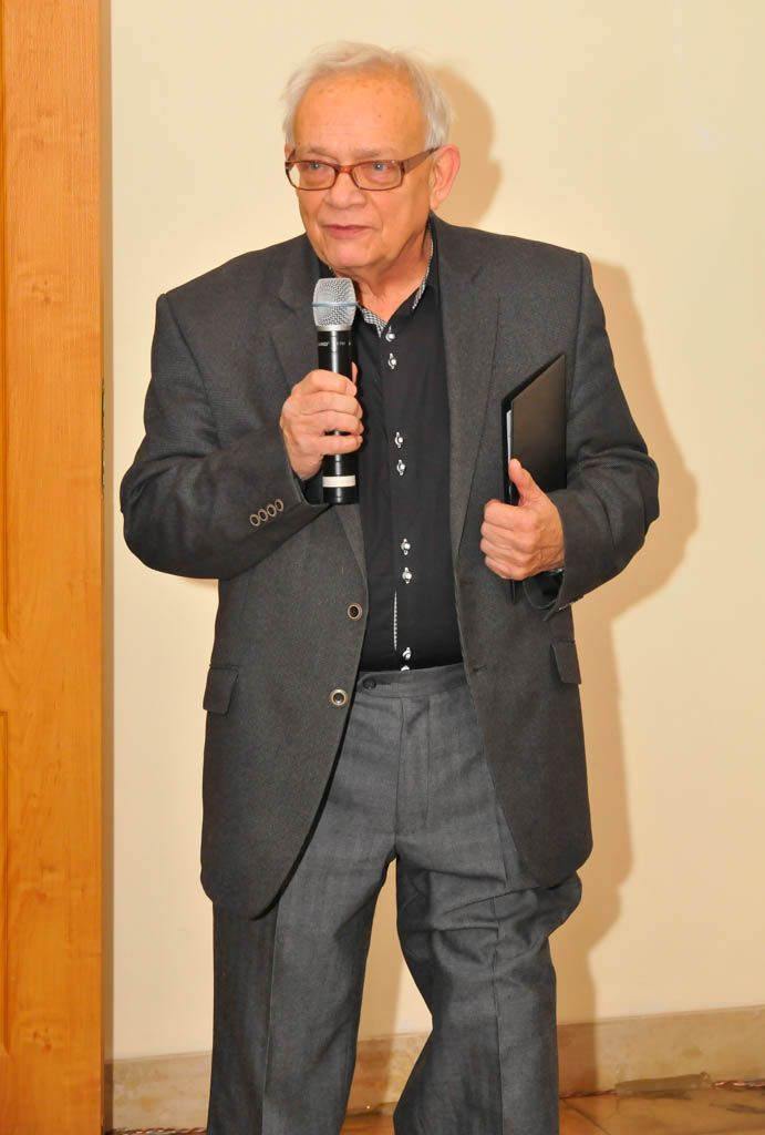 Ekspozycja dawnych pocztówek z motywami miłosnymi