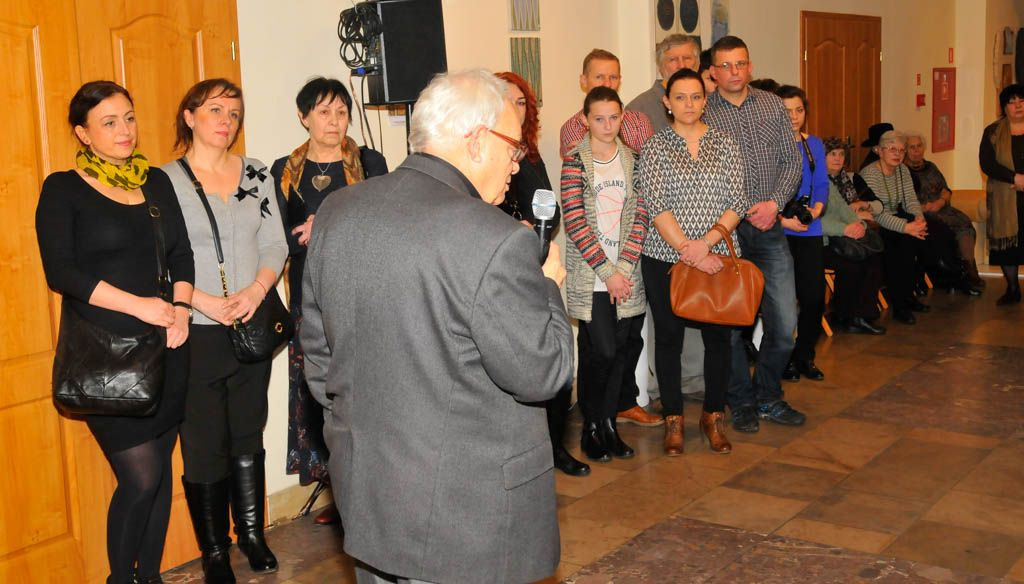 Ekspozycja dawnych pocztówek z motywami miłosnymi